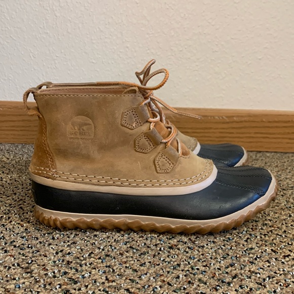 Sorel Women's Out N About Leather Boot Size Women's 5‎ - Picture 1 of 9
